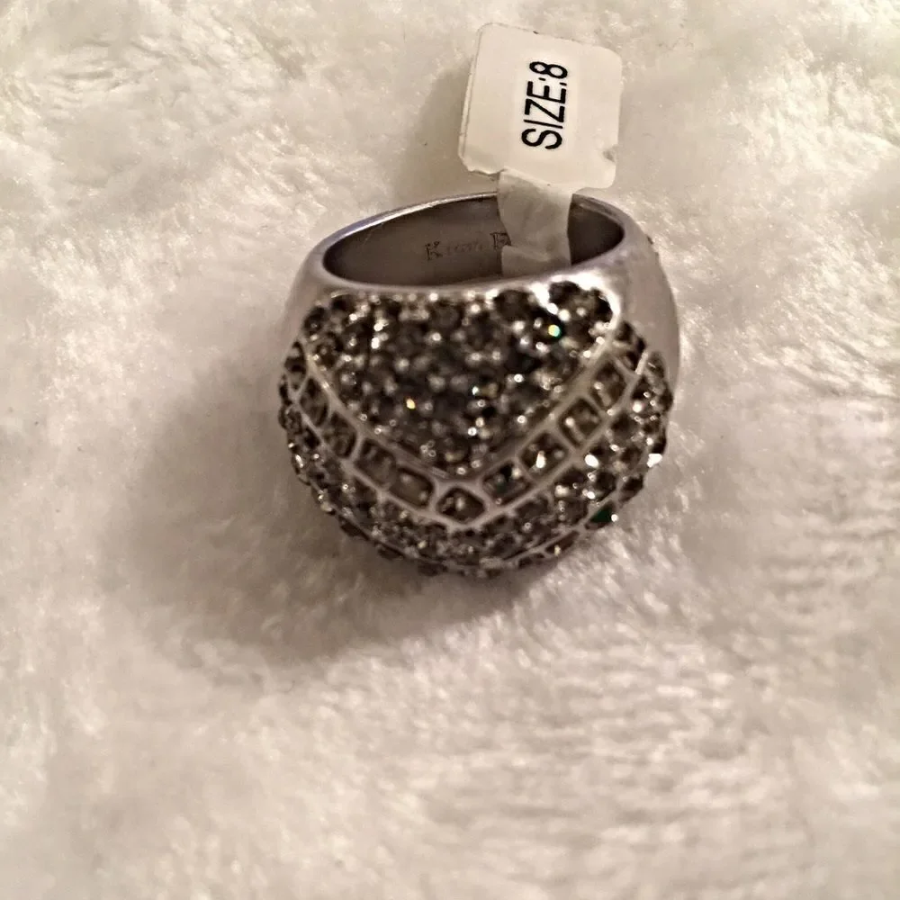 Gorgeous Kiam Family Sparkle Dome Ring! Size8